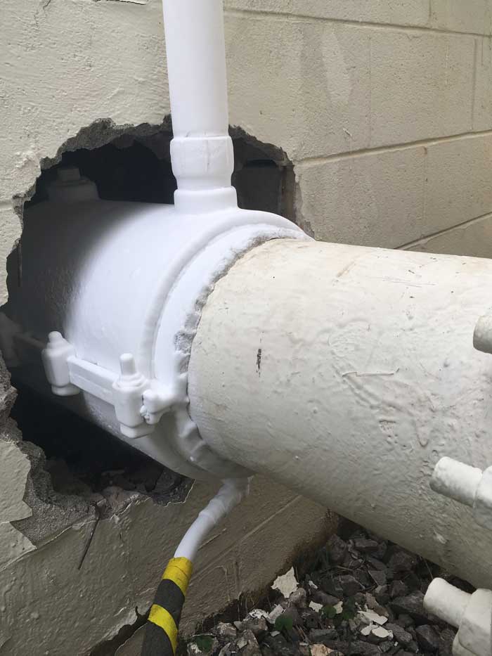 10" Pipe Freeze Plug in a Tight Location Half Outside and Inside in Houston, TX